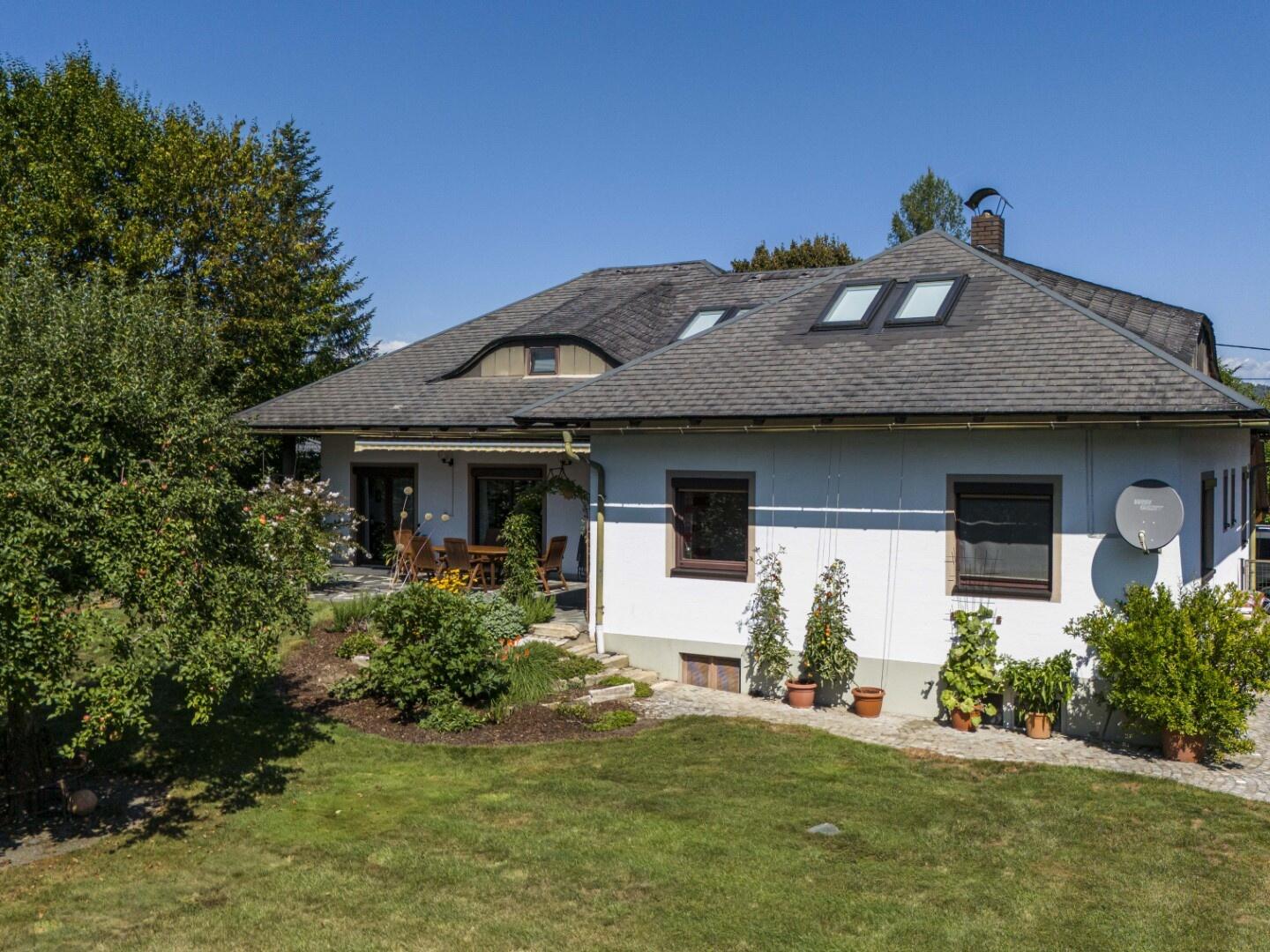 270m² Bungalow mit ausgebautem Dachgeschoss und 1.318m² Grund in Viktring in TOPLAGE