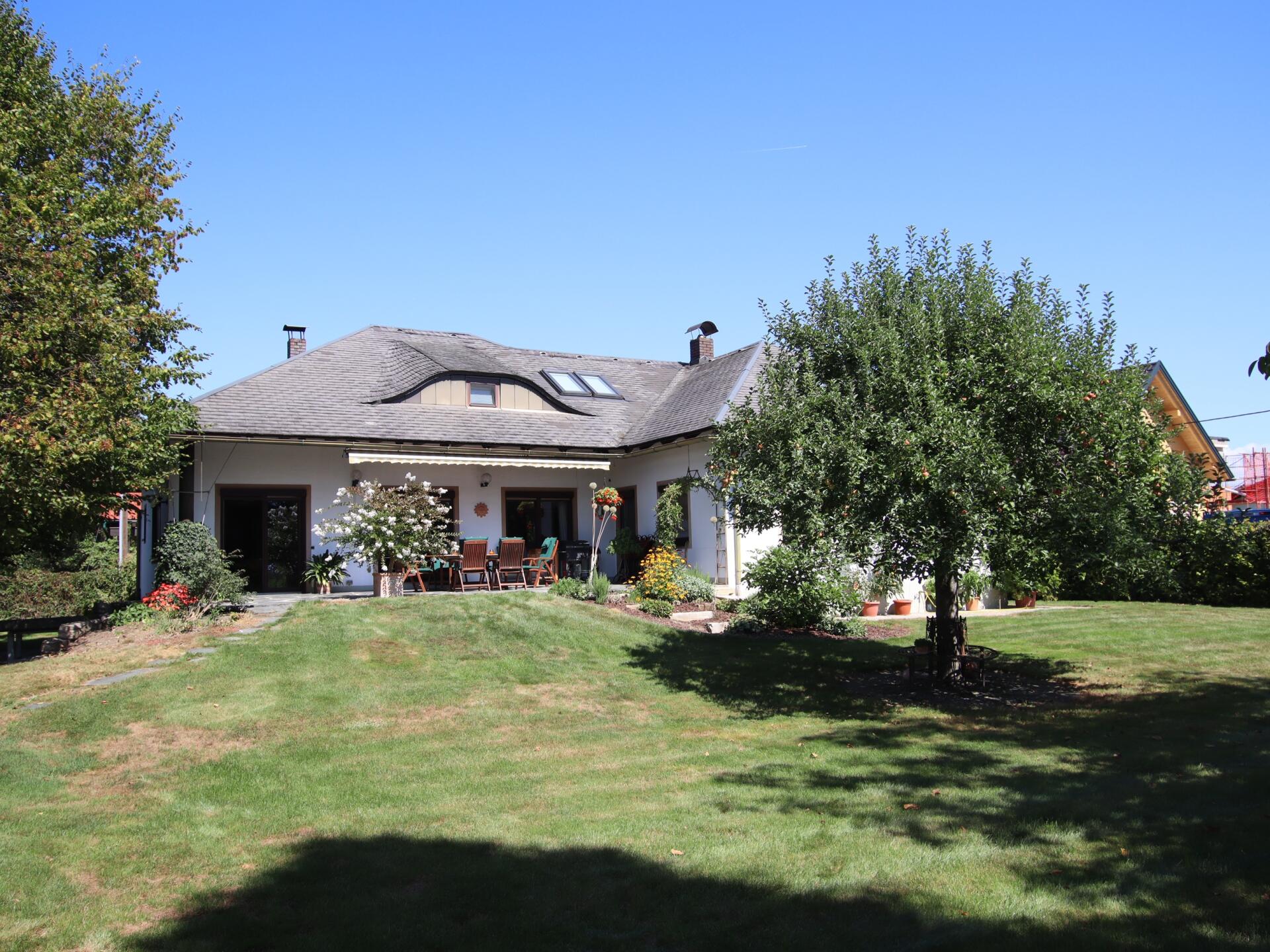 270m² Bungalow mit ausgebautem Dachgeschoss und 1.318m² Grund in Viktring in TOPLAGE