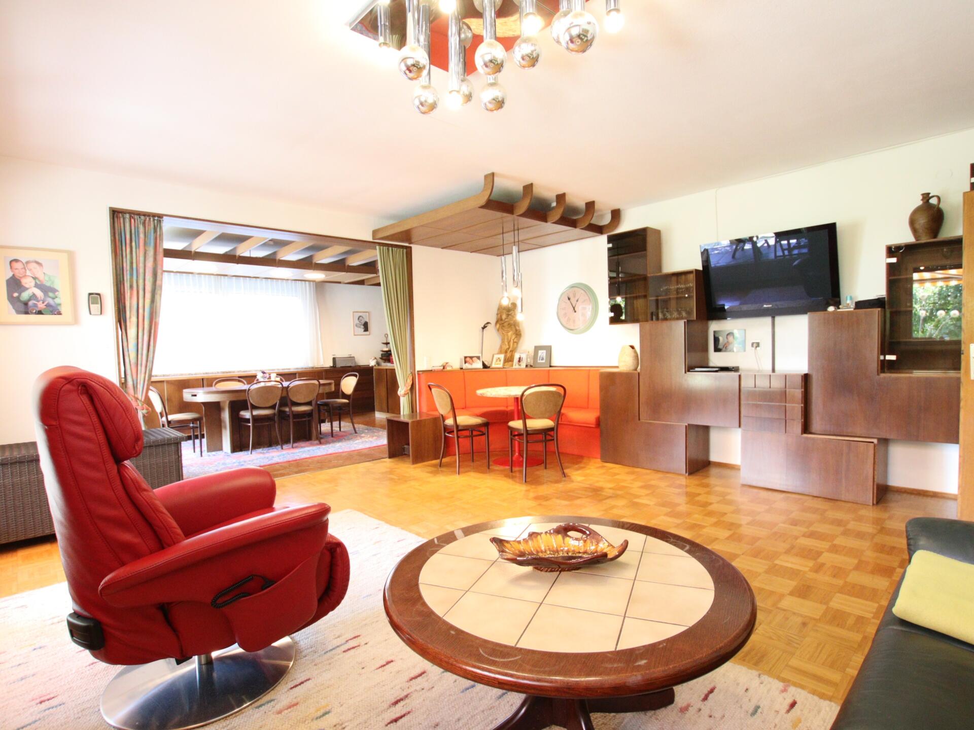 270m² Bungalow mit ausgebautem Dachgeschoss und 1.318m² Grund in Viktring in TOPLAGE