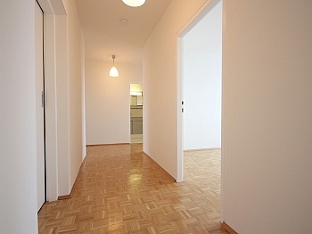 Wohn Waschmaschinenanschluss Vermittlungsprovision - Sonnige 3-Zi-Wohnung mit traumhaftem Fernblick