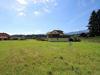 befindet Bebauungsverpflichtung Grundstücksgrenze - Sonniger Baugrund in Emmersdorf/Rosegg