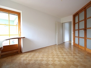 Wohnzimmer Badezimmer inkludiert - Sonnige 3-Zi-Wohnung in der Mozartstraße Nähe Uni