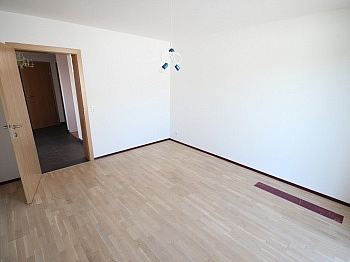 offener Gewähr Parkett - Neuwertiges 123m² Wohnhaus in Köttmannsdorf