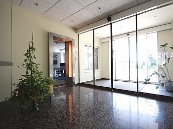 geschnittene renommierten gesetzlicher - Schönes 90 m² Büro mit 73 m² großem Lagerraum 