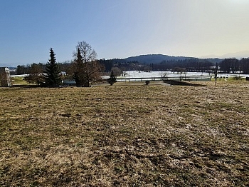 Karawanken Kärntner Richtung - Sonniger Baugrund an der Golfanlage Moosburg