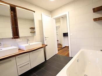 Esszimmer Badewanne einziehen - Neue und moderne 3 Zimmer Gartenwohnung 80,34m² in Waidmannsdorf mit Carport