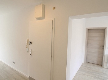 Büro neues Jahre - Sehr schöne, generalsanierte 2,5 Zi-Whg nahe UKH