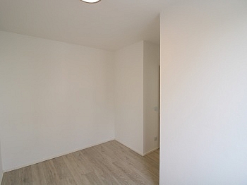  - Sehr schöne, generalsanierte 2,5 Zi-Whg nahe UKH