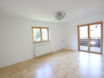 kompletter aufgeteilt Wohnzimmer - 110m² Wohnung plus Terrasse und Garten in Pörtschach
