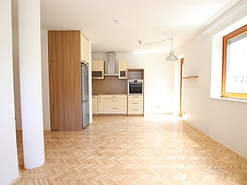 Vorraum mittels Küche - Schöne sanierte 3 Zi Terrassenwohnung in Viktring
