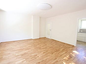 barrierefreies Wohnhausanlage barrierefreier - TOP Ferienwohnung/Wohnung mit Balkon in Krumpendorf - Seenähe