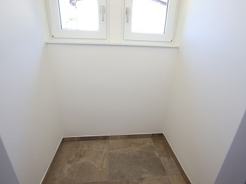 gelegen großes ruhigen - TOP Ferienwohnung/Wohnung mit Balkon in Krumpendorf - Seenähe