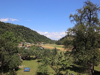 Dachgeschoss Schlafzimmer Grundstück - Älteres Bauernhaus als Ferienhaus mit Nebengebäude - Sittersdorf 
