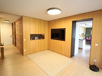 ansässigen Einrichtung Wohnbereich - 4-Zi-Wohnung 119 m² mit XL Balkon in bester Lage