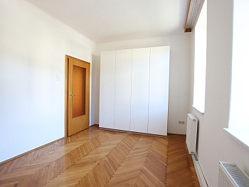 südseitig möblierte Wohnküche - Neu sanierte 3 Zi Wohnung in der Beethovenstraße