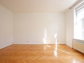 sanierte Schöne sonnendurchflutete - Schöne, sanierte 4 Zi Altbauwohnung 135m² in der Gabelsberger Straße