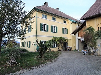 Nebengebäuden Fahrzeughalle Stallgebäude - Herrenhaus mit Reiterhof in Klagenfurt/Viktring