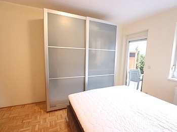 Schöne sonnige großes - Junge 2 Zi Gartenwohnung mit Terrasse und Tiefgarage - Gartengasse