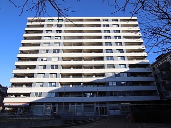 bestehend Esszimmer ostseitig - 126m² 4 Zi Stadtwohnung mit Balkone in Traumaussicht (9. OG) - Getreidegasse mit Parkplatz