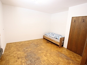 großes Duschen Angaben - 250m² Wohnhaus mit Vollkeller und 2 Garagen in St. Georgen im Lavanttal - Aussichtslage