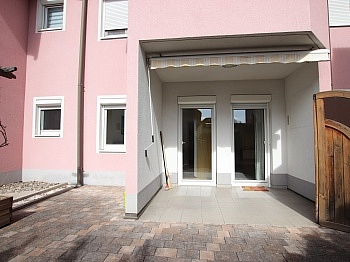 Vorraum Küche Dusche - Junge 2 Zi Gartenwohnung mit Terrasse und Tiefgarage - Gartengasse