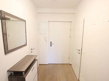 schöner Geräten kleinen - Neue möblierte 2 Zi Penthousewohnung mit Terrasse und Carport in Klagenfurt