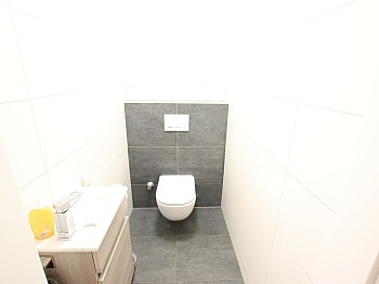 offener Weiters gehört - Neue möblierte 2 Zi Penthousewohnung mit Terrasse und Carport in Klagenfurt