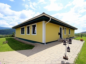 Terrasse inkl Aussichtslage - Neuwertiger Bungalow in traumhafter Aussichtslage / Guttaring 