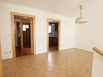 versiegelt gestrichen saniertes - Schönes 100m² Reihenhaus mit Garten und Tiefgarage in Waidmannsdorf 