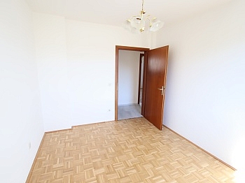 Betriebs Kattnig Straße - Schönes 100m² Reihenhaus mit Garten und Tiefgarage in Waidmannsdorf 