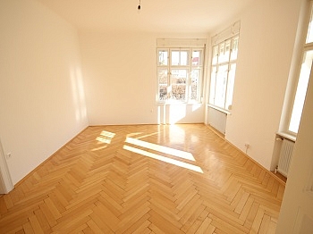 Gartenterrasse OBERGESCHOSS Grundstück - Herrliche Villa mit 300m² am Kreuzbergl mit 1.107m² Grundstück in Superlage