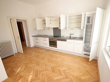 Stiegenhaus Speiselift HARGASSNER - Herrliche Villa mit 300m² am Kreuzbergl mit 1.107m² Grundstück in Superlage