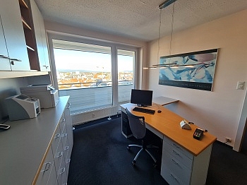 Lastenaufzug befinfdliche wunderschön - Ordination/Wohnung im neuen Rothauer Hochhaus