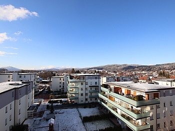 Aussichtslage Super Wohnhausanlage - 2 Zi Wohnung in Waidmannsdorf in der Mozartstraße - Penthouse in Super Aussichtslage