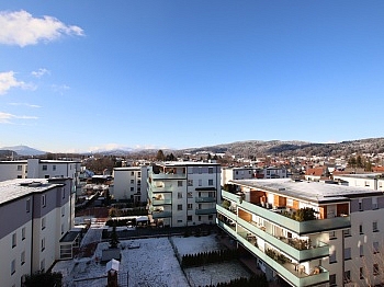 Aussichtslage Super Wohnhausanlage - 2 Zi Wohnung in Waidmannsdorf in der Mozartstraße - Penthouse in Super Aussichtslage