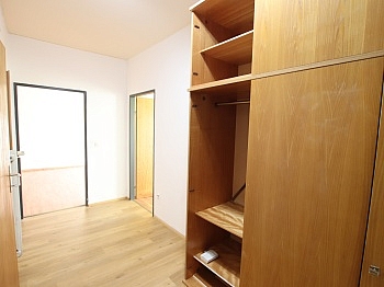 sanierten bestehend Esszimmer - 2 Zi Wohnung in Waidmannsdorf in der Mozartstraße - Penthouse in Super Aussichtslage