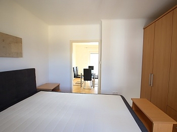 Diele Lift Nord - Schöne, sanierte und sonnendurchflutete 3 Zi Wohnung mit Balkon in Klagenfurt