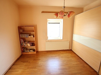 Parkplätze Grundsteuer Zusatzherd - Schönes 135m² Wohnhaus mit schönen idyllischen 423m² Hofgrundstück - Klagenfurt