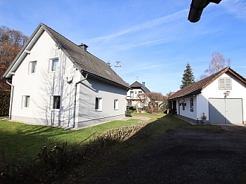 Nutzfläche Thujenhecke Wohnküche - Nettes 100m² Wohnhaus mit Nebengebäuden/Garagen und 1.090m² schönem Grundstück - Maria Saal