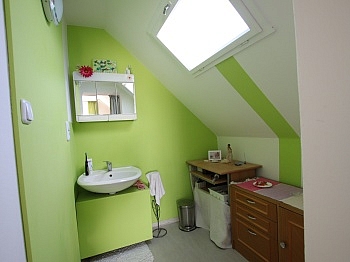  - Nettes 100m² Wohnhaus mit Nebengebäuden/Garagen und 1.090m² schönem Grundstück - Maria Saal