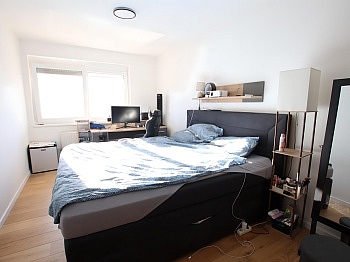 Fliesenböden Obergeschoss Kellerabteil - Junge 50m² 2 Zi Wohnung mit Balkon und Parkplatz am Stadtrand von Klagenfurt