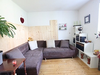 Außenrollos Einbaumöbel ERDGESCHOSS - Nettes, älteres 130m² Wohnhaus mit Nebengebäude und 997m² schönem Grundstück im Rosental