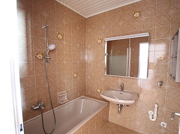 Geräten schöner Aussicht - 2 ZI - Wohnung in Waidmannsdorf
Pädak- und UNINÄHE mit Balkon