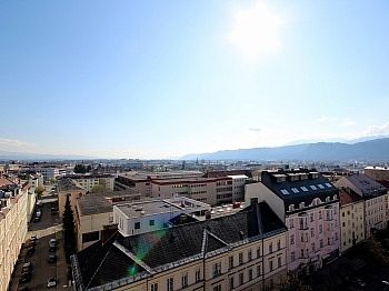 Stock Warmwasser verglaste - 4-Zimmer-Stadtwohnung im 9. Stock mit traumhaftem Ausblick 