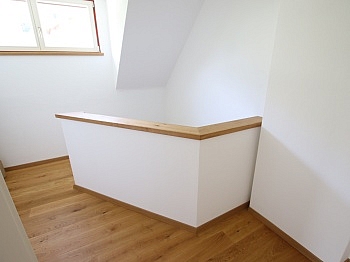 Kind Dach Holz - Schönes, kernsaniertes und kleines 80m² Wohnhaus in Maria Saal mit kleinem Grund