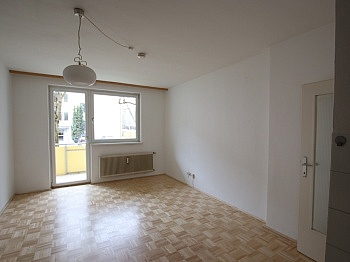 Hochparterre Schlafzimmer Kellerabteil - Schöne 2 Zi - Wohnung in Waidmannsdorf - UNI Nähe