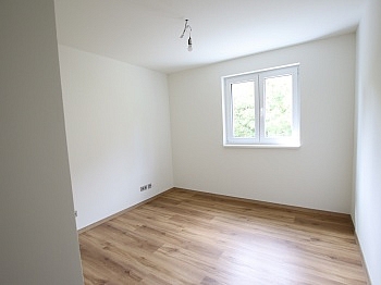Seeblick befindet erwartet - Traumhafte, exclusive 3 - Zi Penthousewohnung
mit Seeblick - Erstbezug  
 