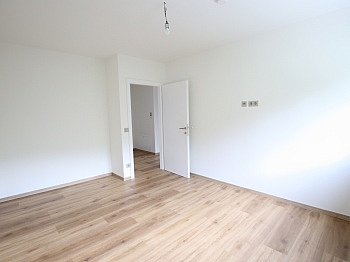 enthalten Haustiere Provision - Traumhafte, exclusive 3 - Zi Penthousewohnung
mit Seeblick - Erstbezug  
 