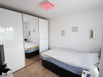 Zimmer Ruhige vieles - 3 Zimmer Gartenwohnung im Zentrum von Klagenfurt mit Tiefgarage
