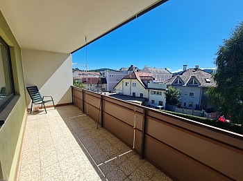 eigener Zimmer Garage -  Tolle 4-Zimmer-Wohnung in Toplage von Feldkirchen – mit Loggia und eigener Garage 